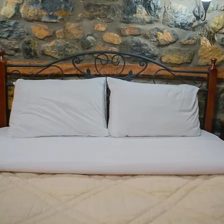Ta Skalopatia * Agios Athanasios (Pella)