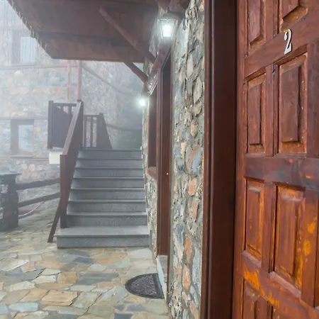 σκαλοπάτια Πανσιόν Παλαιός Άγιος Αθανάσιος