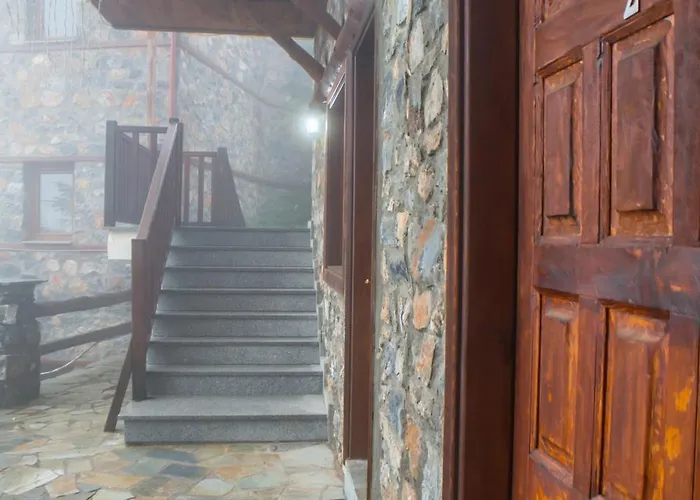 σκαλοπάτια Gasthuis Agios Athanasios (Pella)